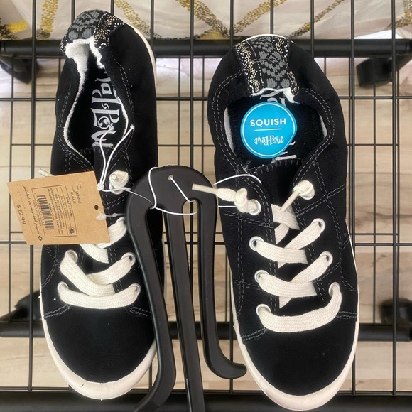 Mad Love Women's Lennie Sneakers - Picture 3 of 4